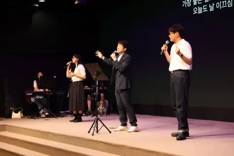 25년 여름큐페 교사기도회 이미지 11