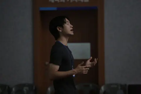 2026-08-23 휘문 청년국 예배스케치 이미지 33